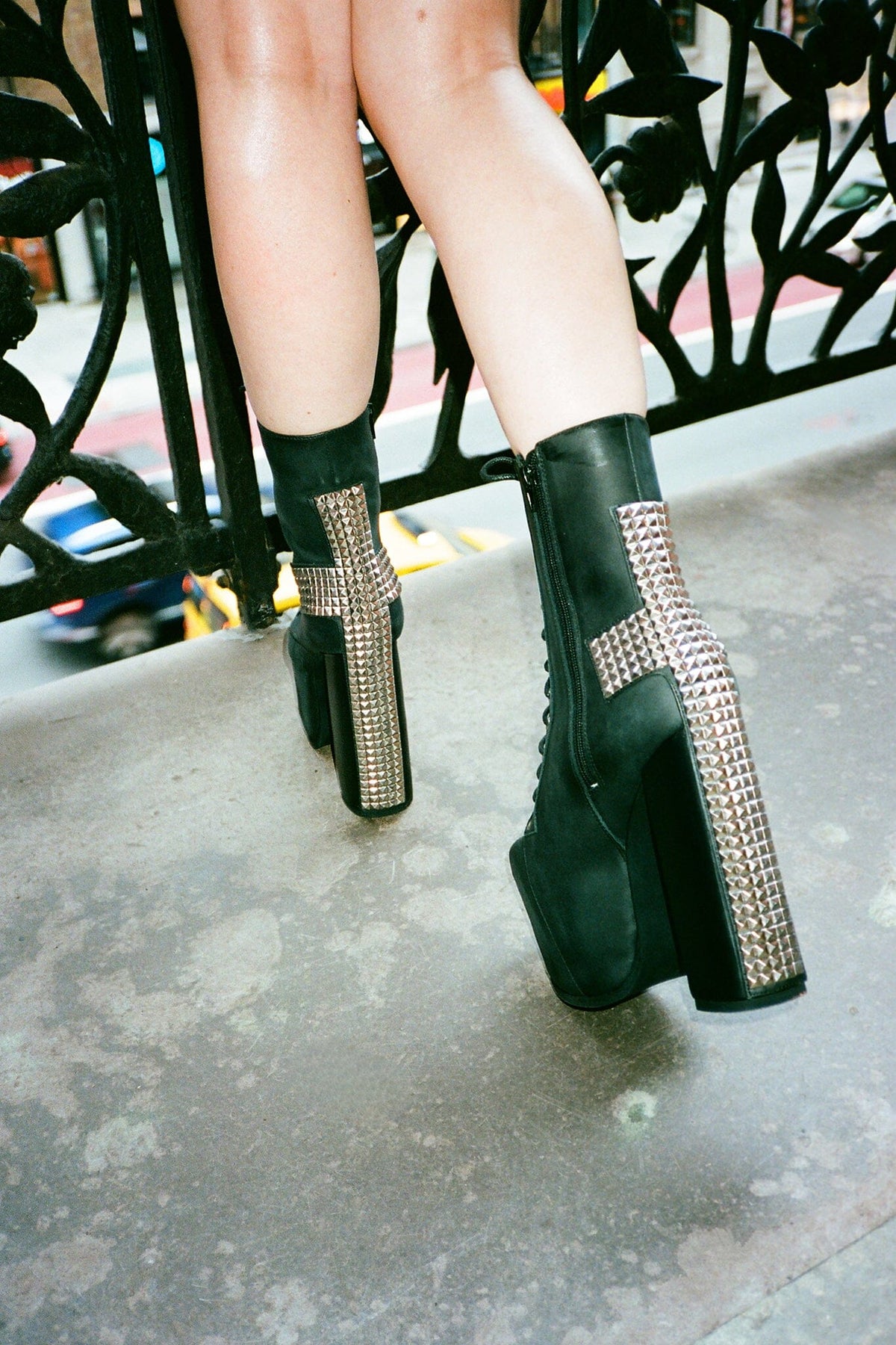 BL-CROSS Jeffrey Campbell Platform Boots Black Washed Silver