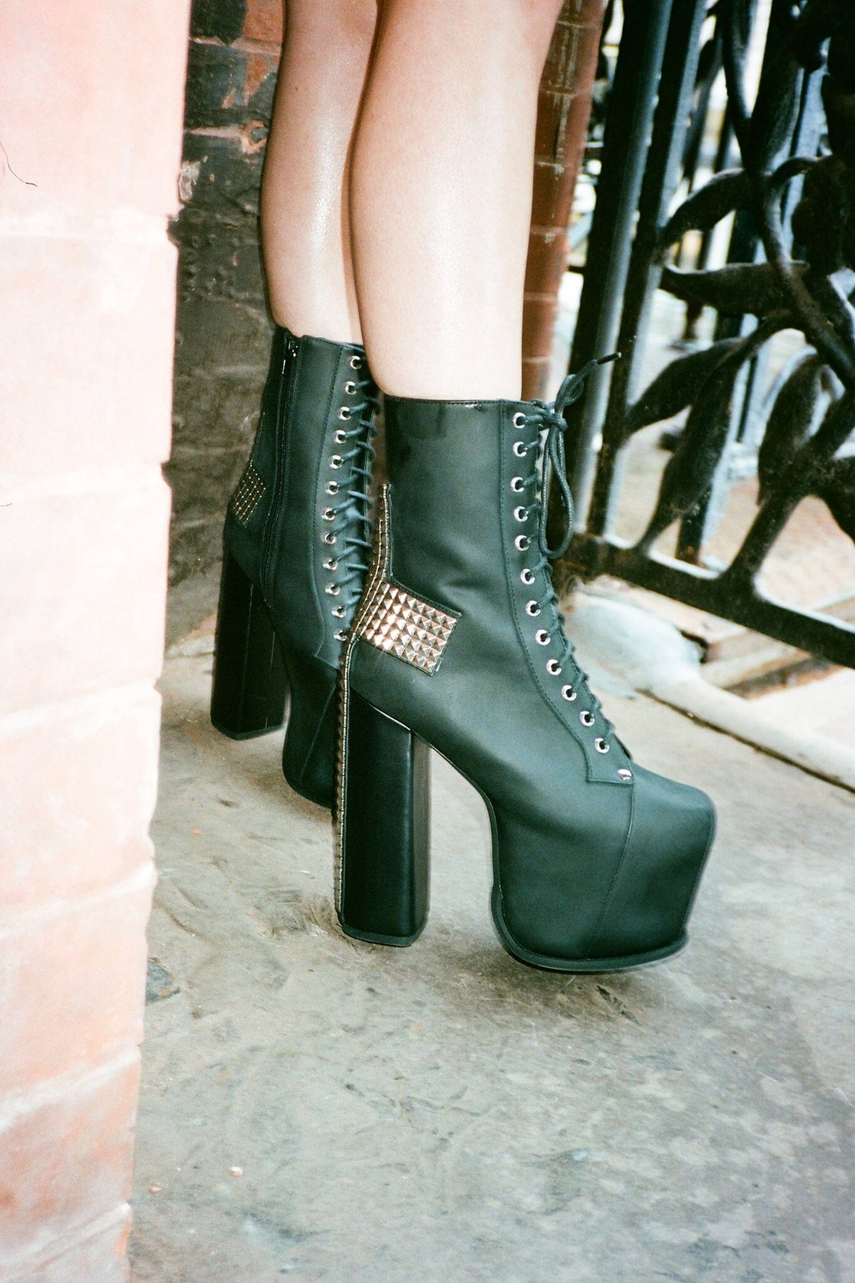 BL-CROSS Jeffrey Campbell Platform Boots Black Washed Silver
_hover