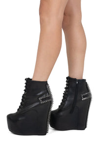 DAMSEL-CRS Jeffrey Campbell Platform Boot Black Pewter
_hover