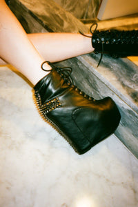 DAMSEL-CRS Jeffrey Campbell Platform Boot Black Pewter