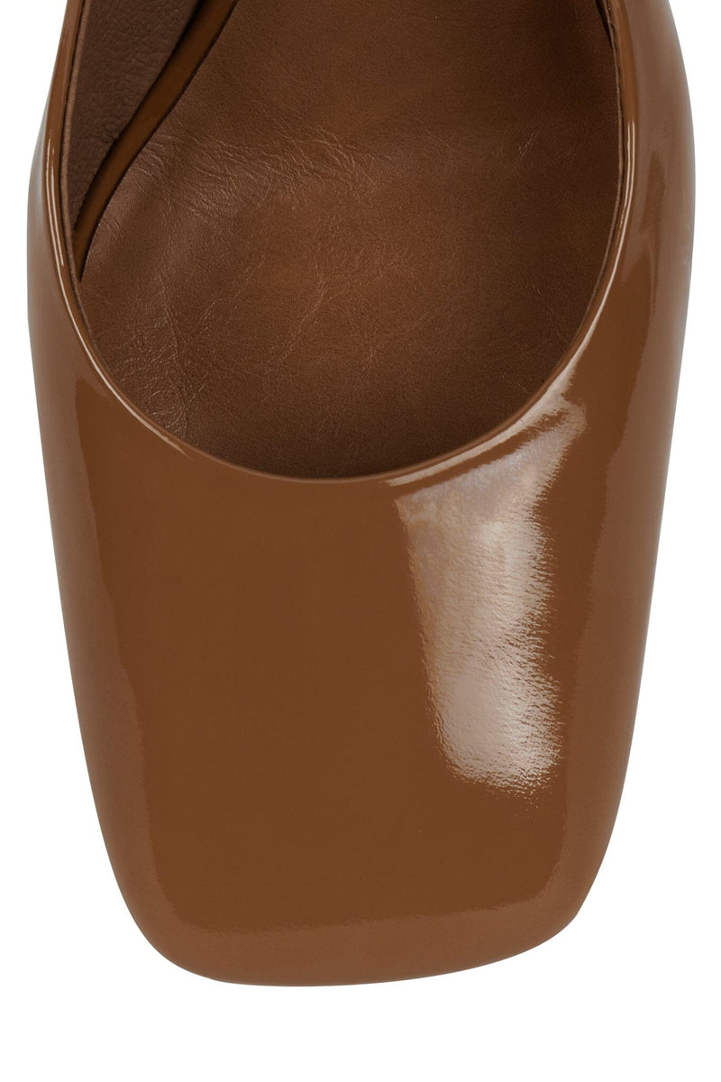 AVRILE Jeffrey Campbell Wedge Sandal Tan Patent Combo 