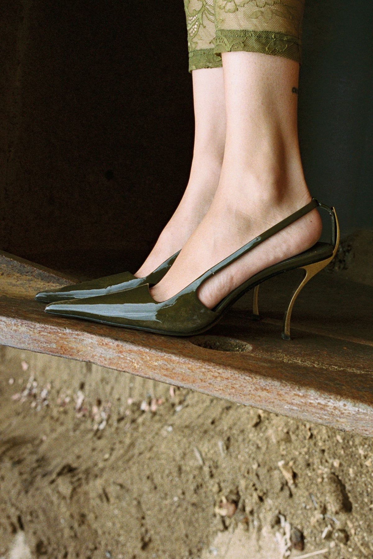 FOLIE Slingback Heel Olive Patent Bronze _hover