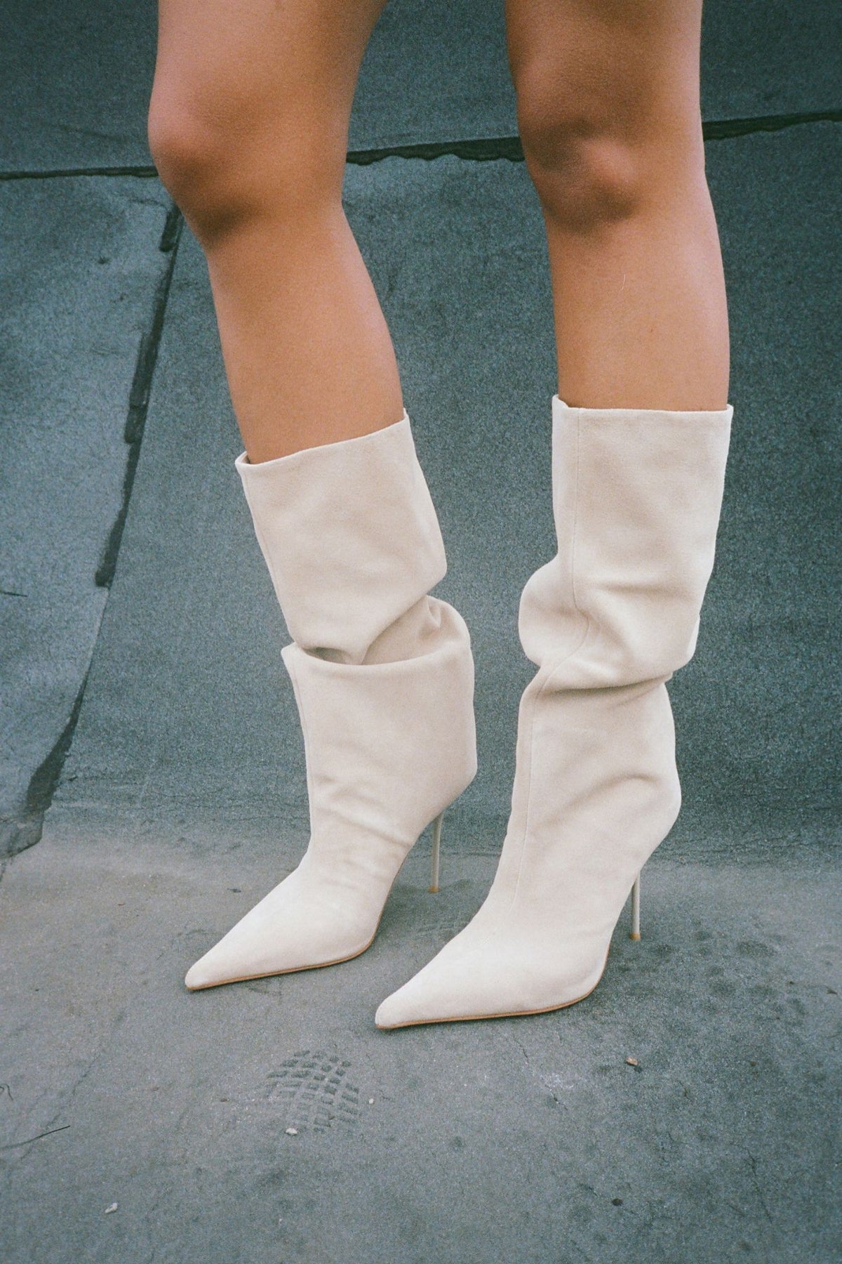 GIVE-IT Heeled Boot Ice Suede _hover