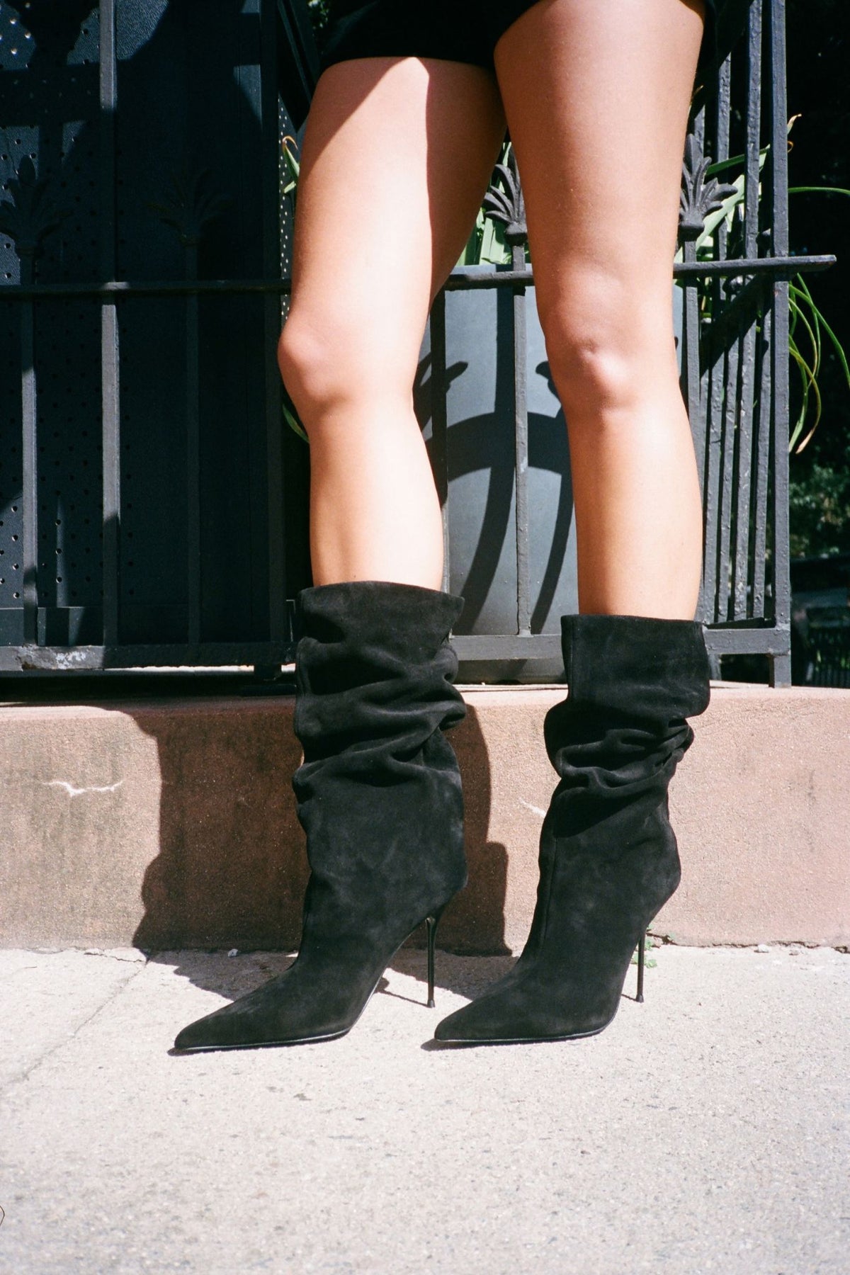 GIVE-IT Heeled Boot Black Suede _hover