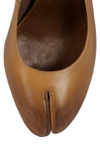 HORSEPLAY Jeffrey Campbell Split-Toe Pump Tan Ruboff