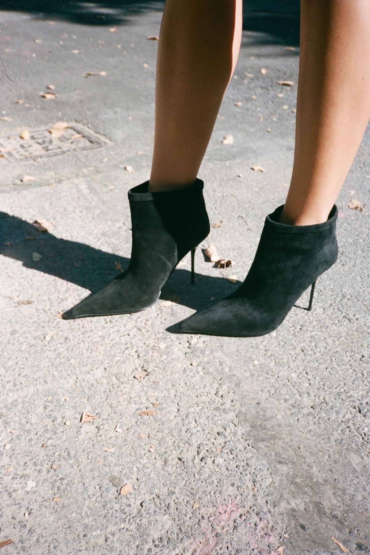TAKE-IT Stiletto Bootie Black Suede _hover