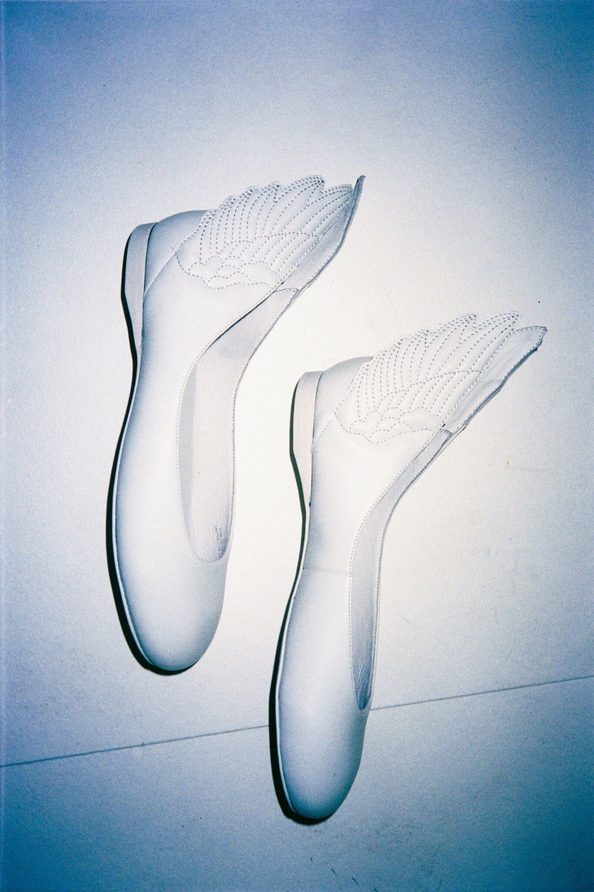 TALARIA White _hover