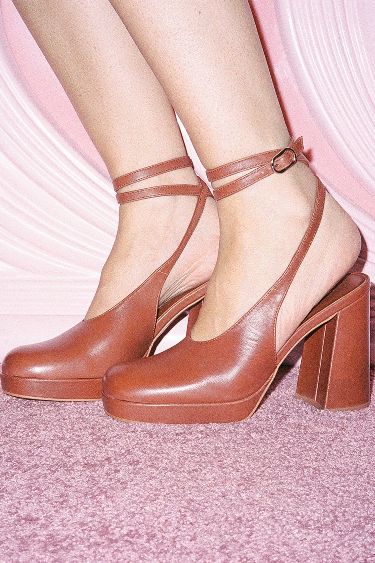VIVRE Jeffrey Campbell Platform Heels Cognac